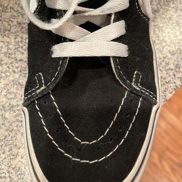High top black Vans   Men’s 6.5, women’s 8 - Picture 4 of 8